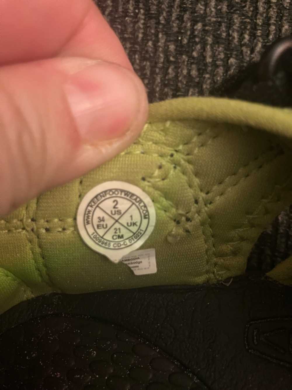 Keen Big Kids' Newport H2 sandal black and green quick-dry water shoe size 2 - Picture 11 of 12